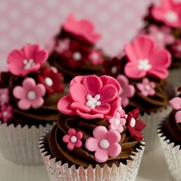 pink-flower-cupcake-web-2
